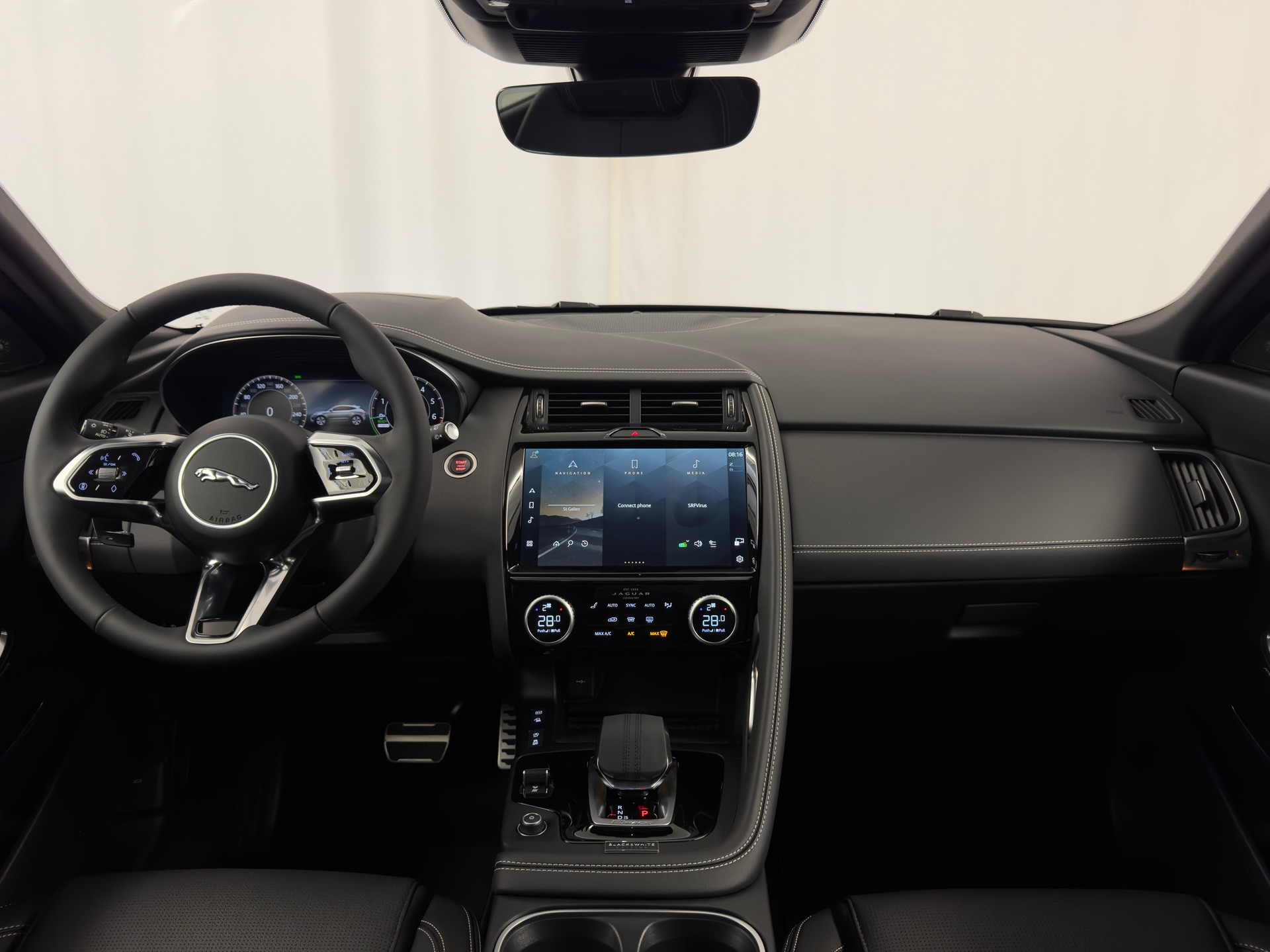 JAGUAR E-Pace 1.5 T 270e R-Dynamic SE AWD-image-2