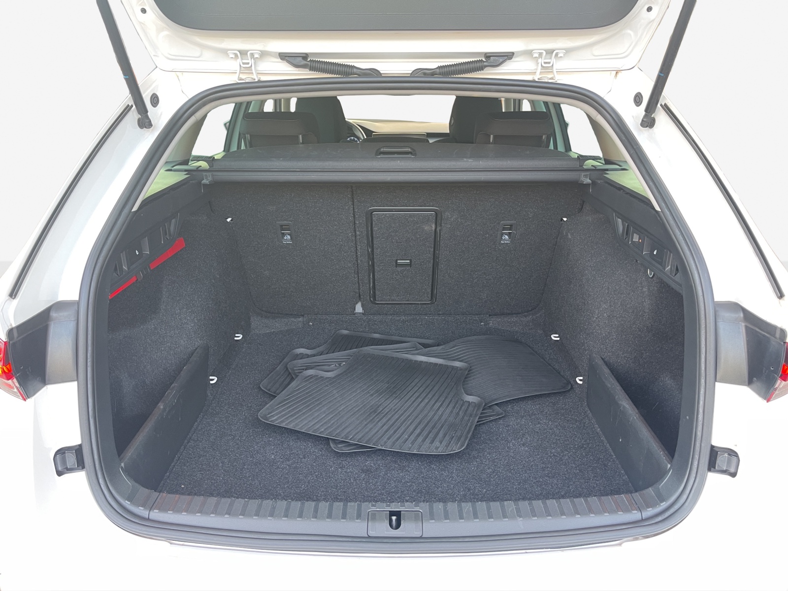 SKODA Octavia Combi 2.0 TDI DSG Ambition 4x4-image-12