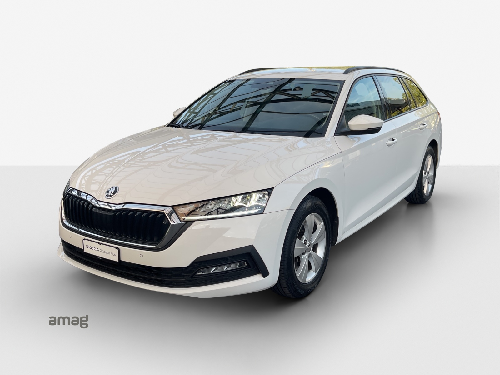 SKODA Octavia Combi 2.0 TDI DSG Ambition 4x4-image-0