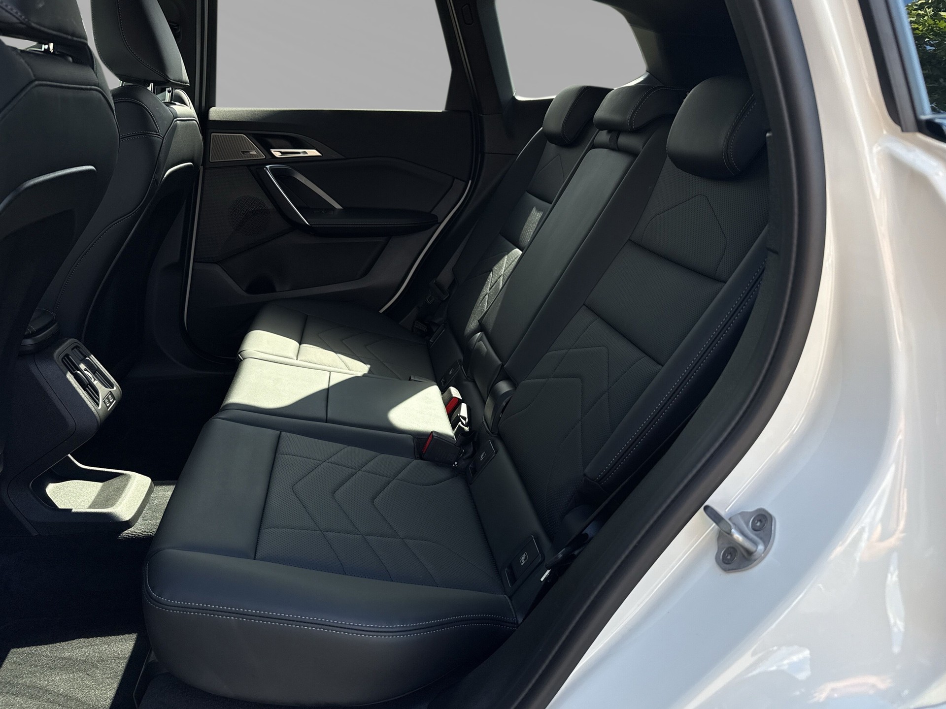 BMW X1 xDrive 23i 48V M Sport-image-6