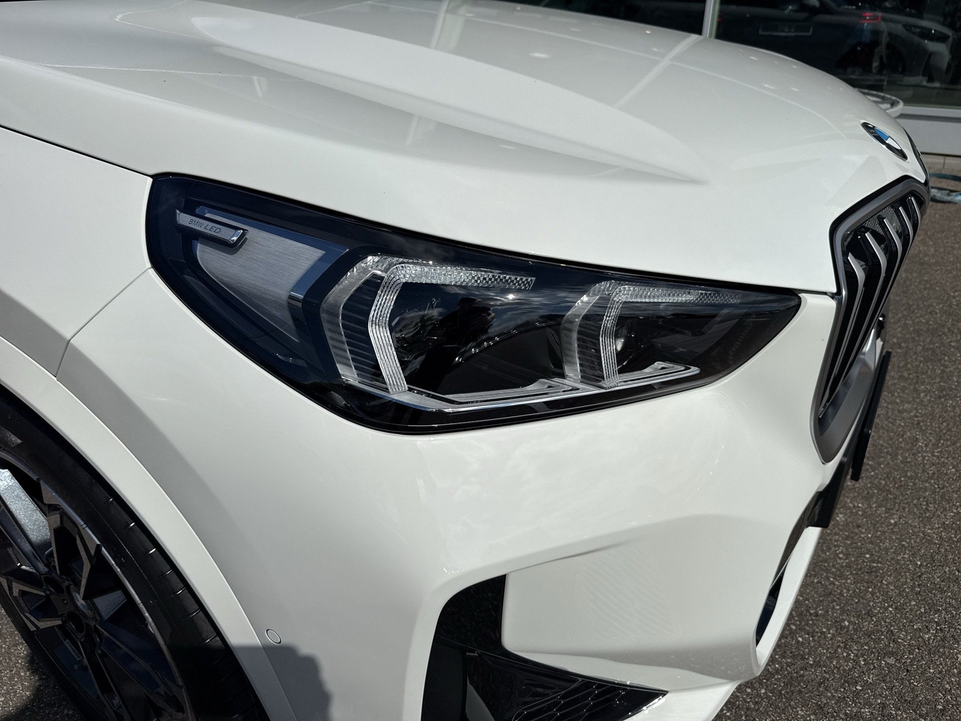 BMW X1 xDrive 23i 48V M Sport-image-17