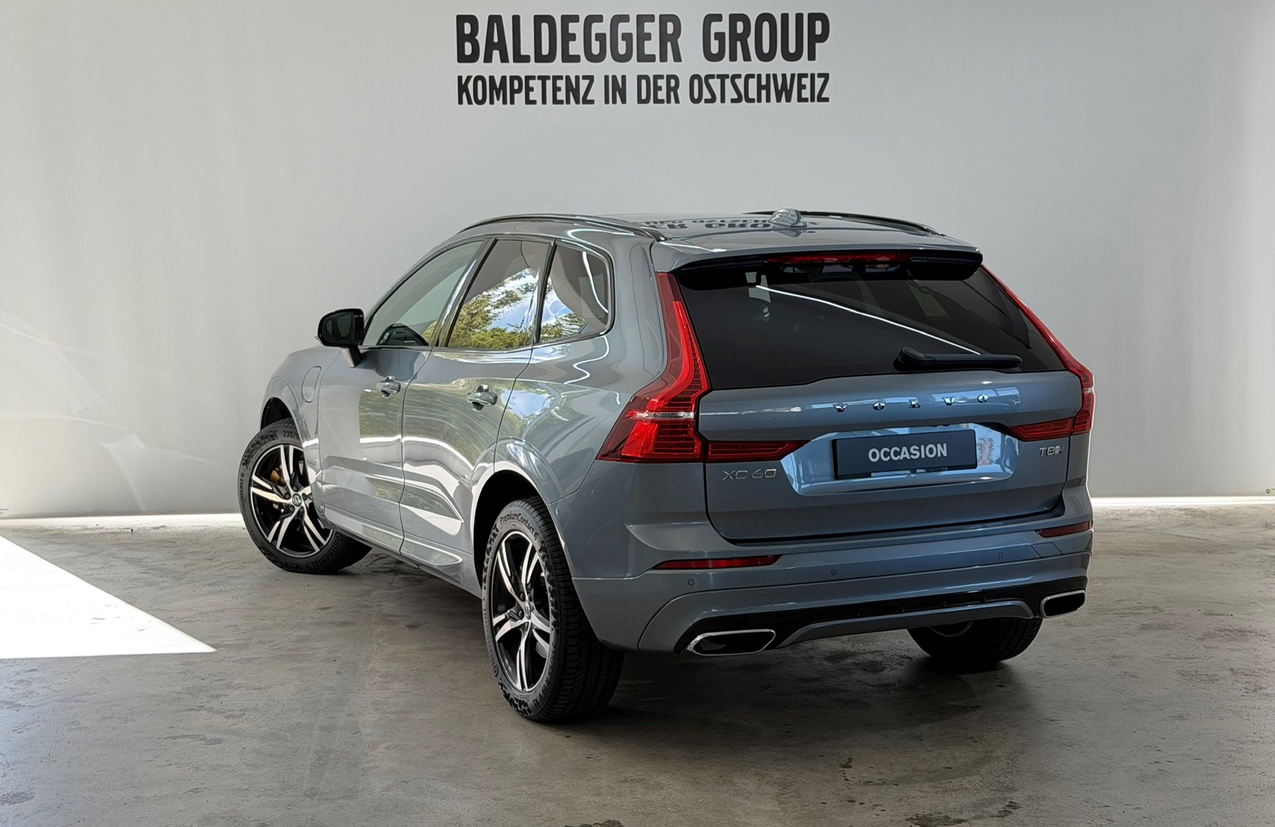 VOLVO XC60 T8 eAWD R-Design-image-1
