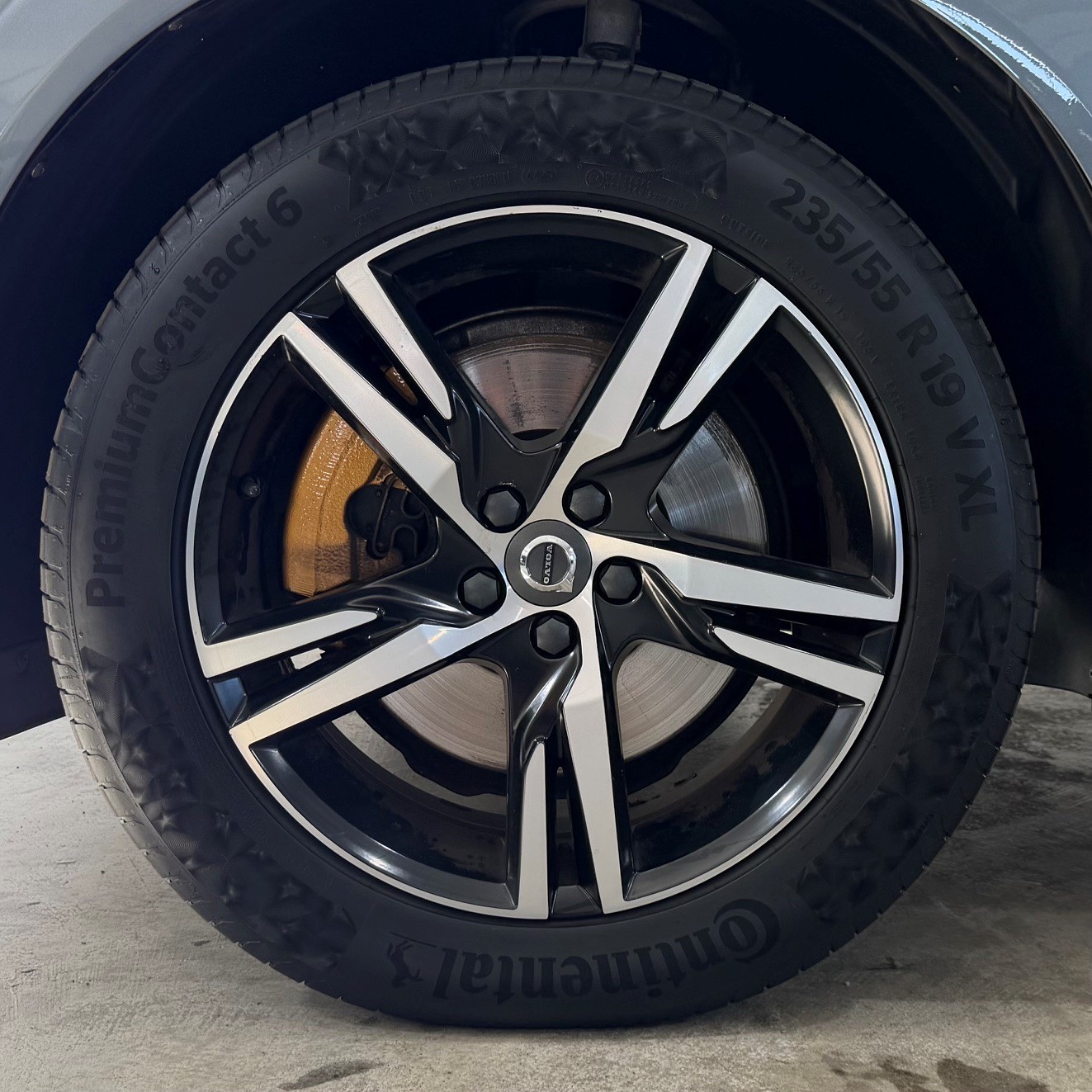 VOLVO XC60 T8 eAWD R-Design-image-8