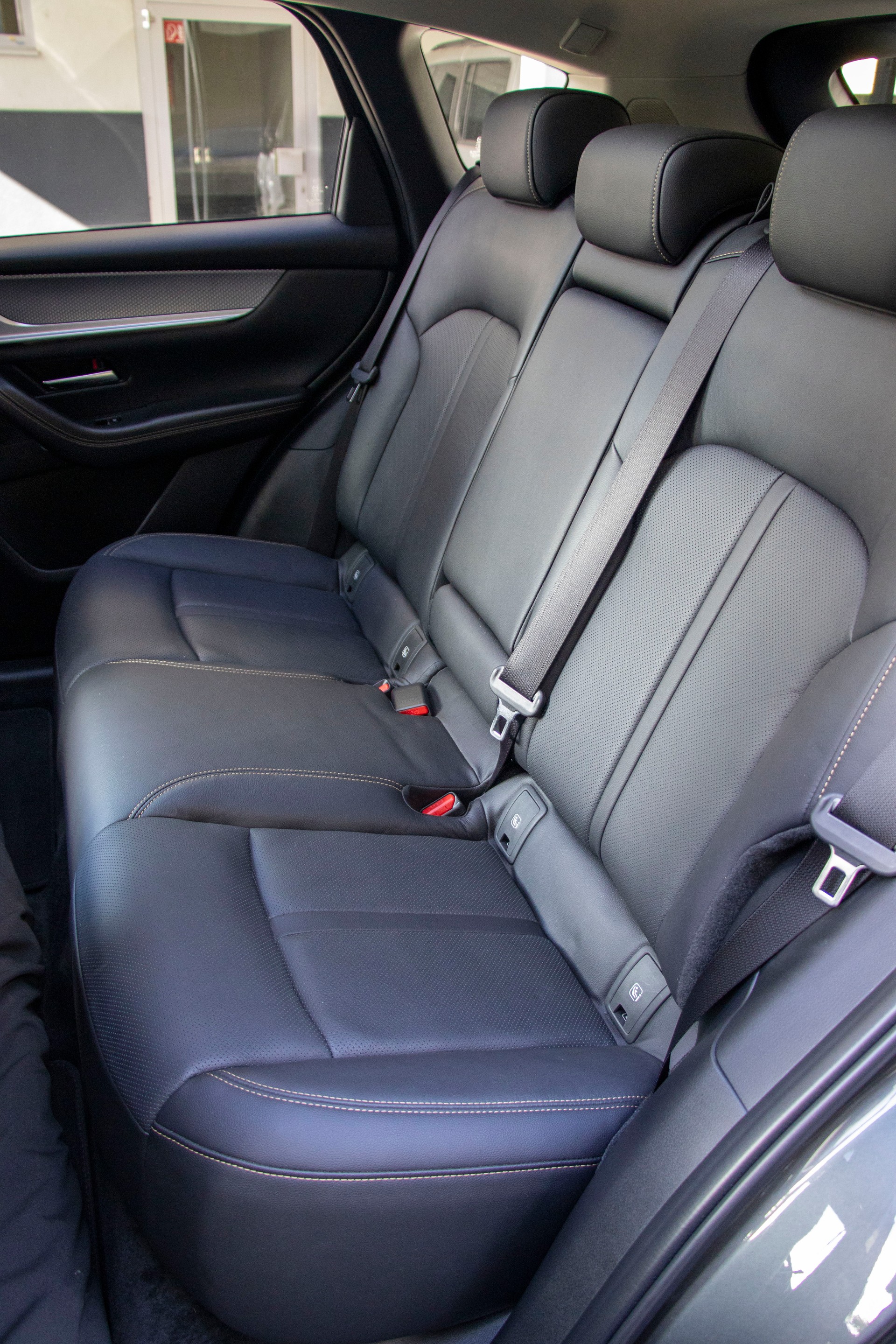 MAZDA CX-60 3.3L e-Skyactiv D 254 MHEV AWD Homura-image-8