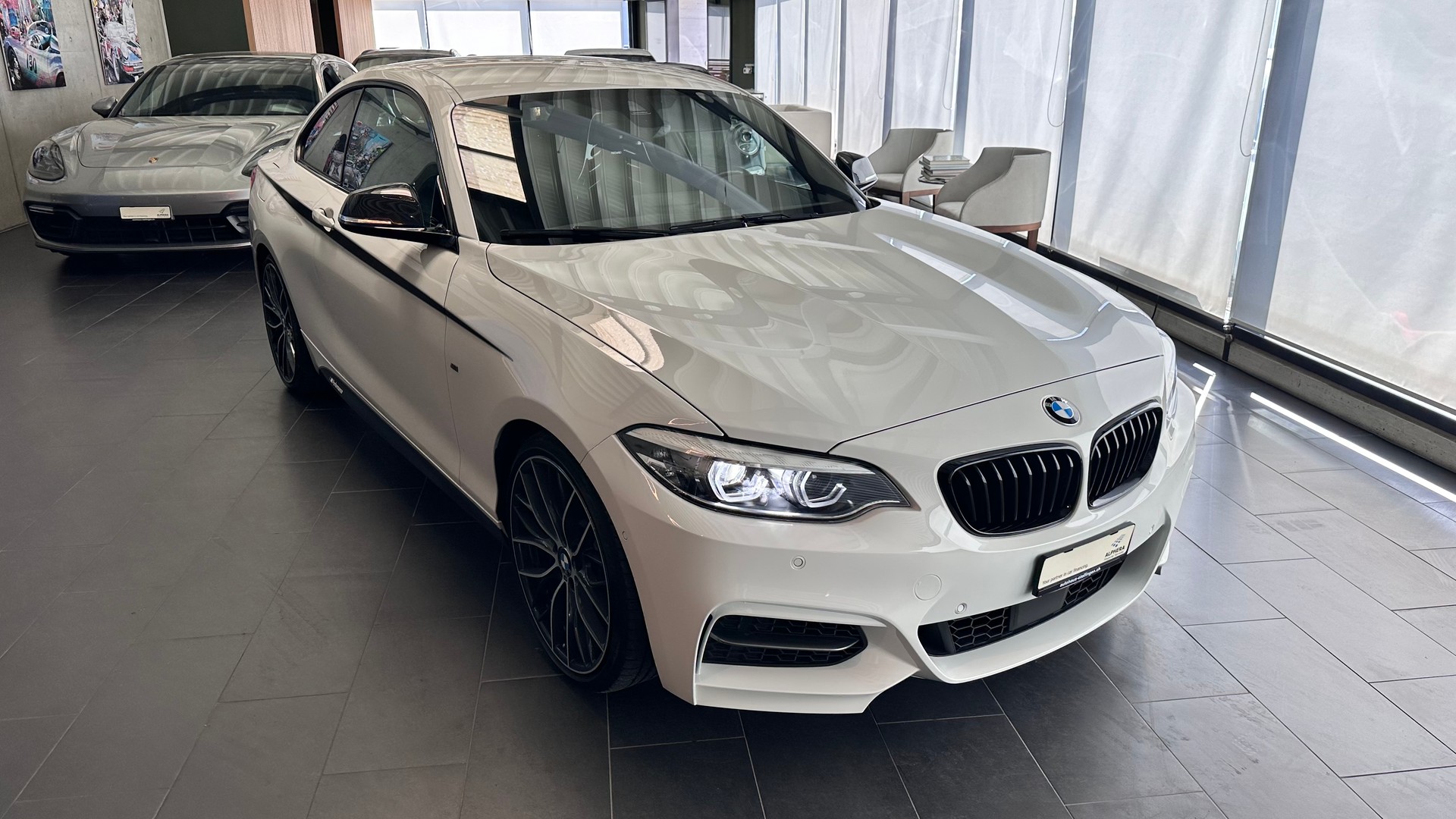 BMW M240i xDrive Coupé-image-23