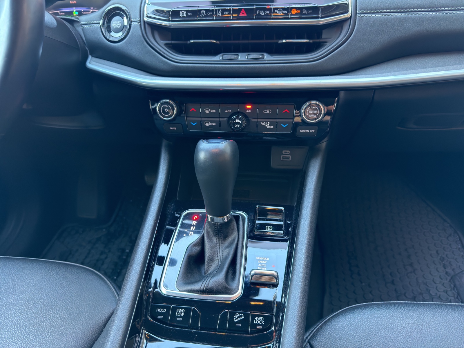 JEEP Compass 1.3 Limited 4xe-image-15