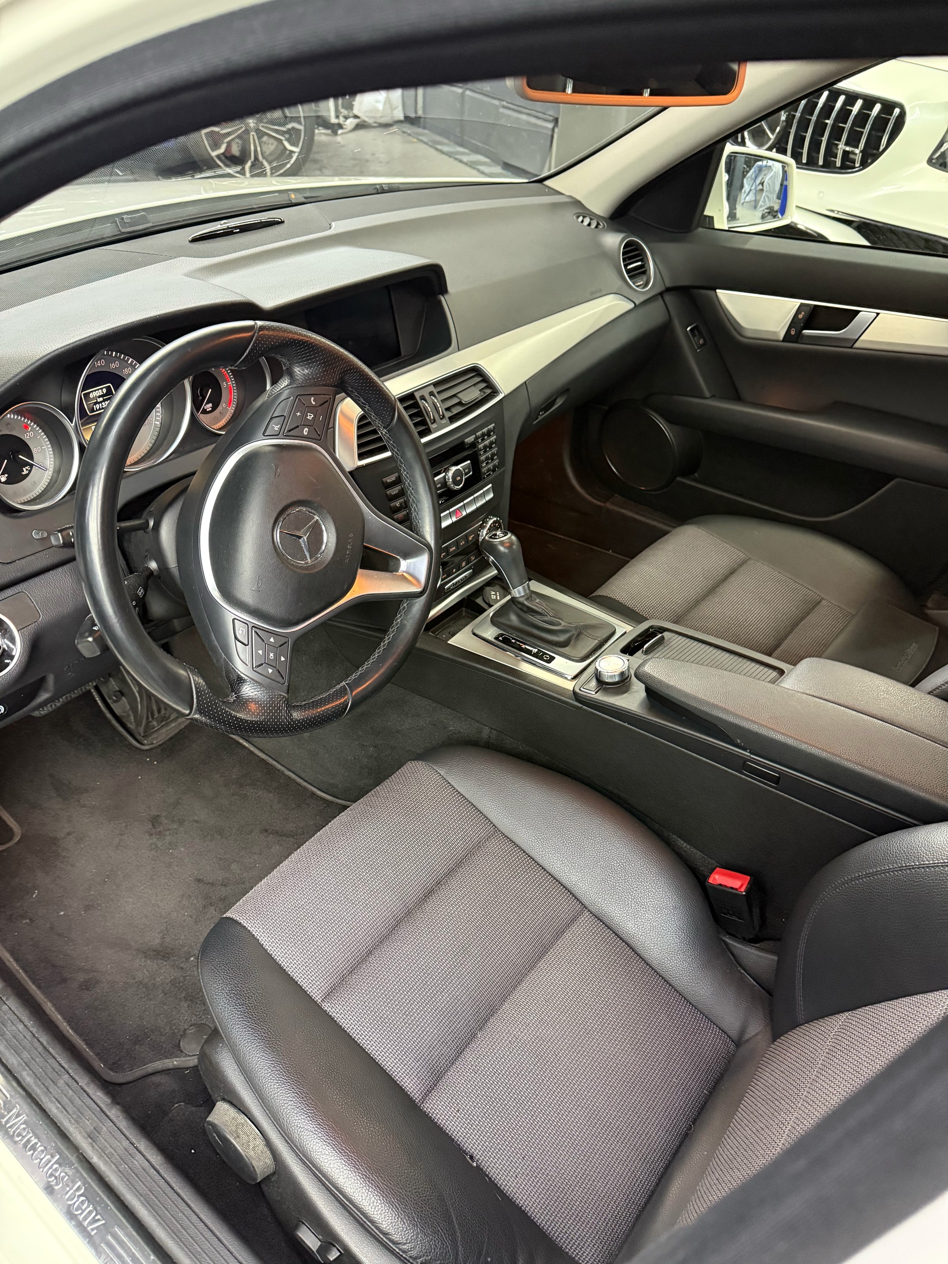 MERCEDES-BENZ C 250 CDI Avantgarde 4Matic 7G-Tronic-image-6