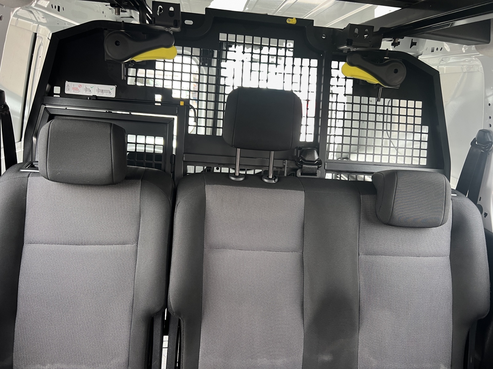 PEUGEOT Partner 1.5 Blue HDi s/s Pro Vertiefte Kabine-image-17