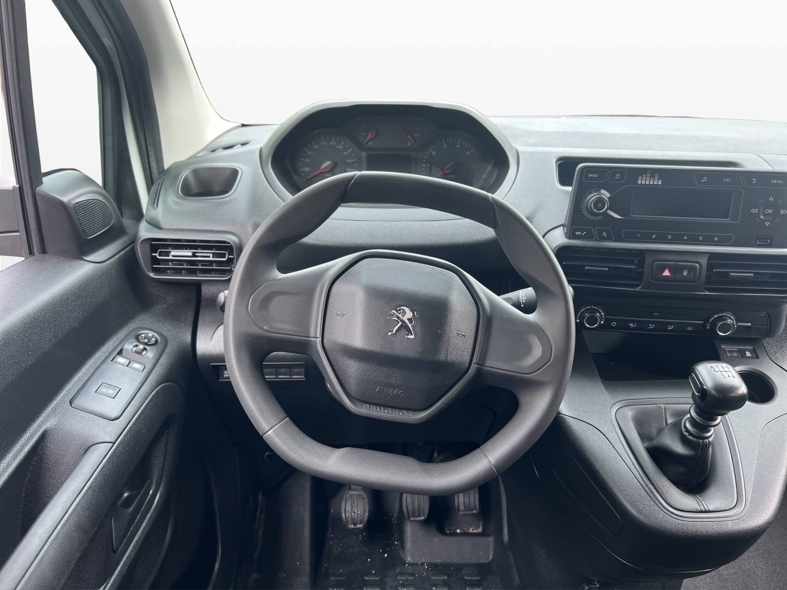 PEUGEOT Partner 1.5 Blue HDi s/s Pro Vertiefte Kabine-image-10