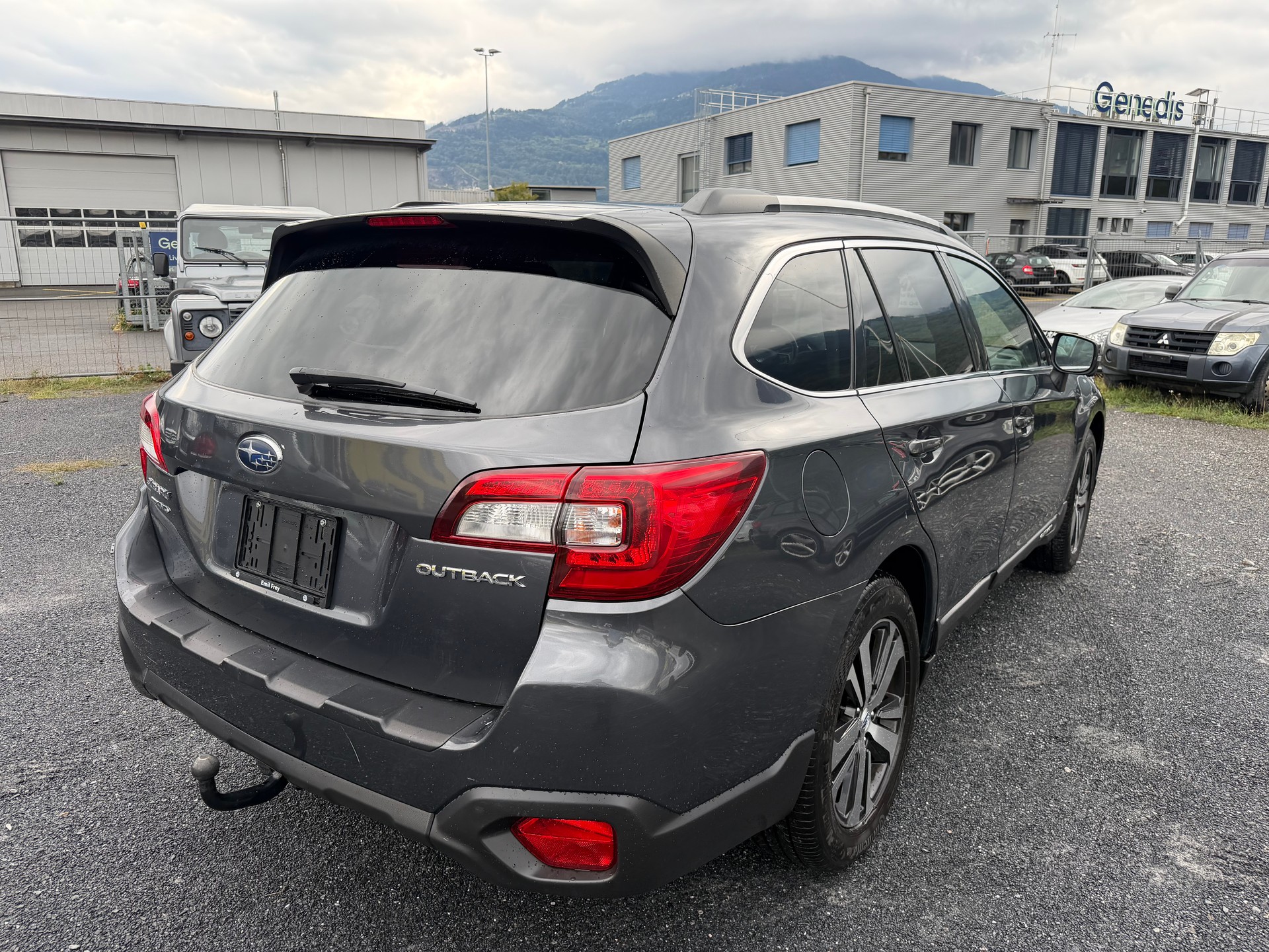 SUBARU Outback 2.5i Swiss AWD Lineartronic-image-4