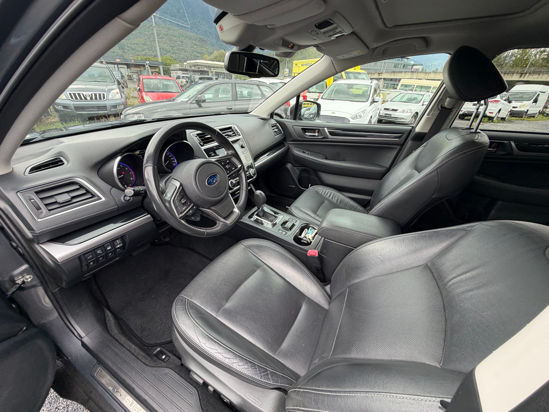 SUBARU Outback 2.5i Swiss AWD Lineartronic-image-8