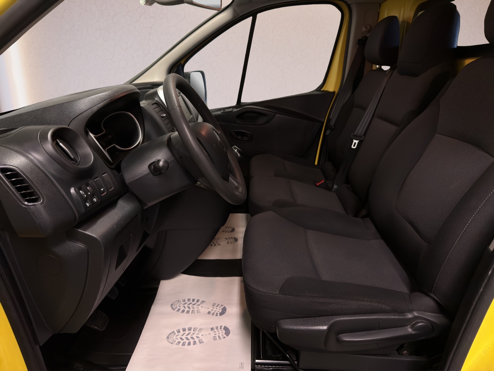 RENAULT RENAULT Trafic 2.0 ENERGY dCi145 3.0t Business L2-image-12