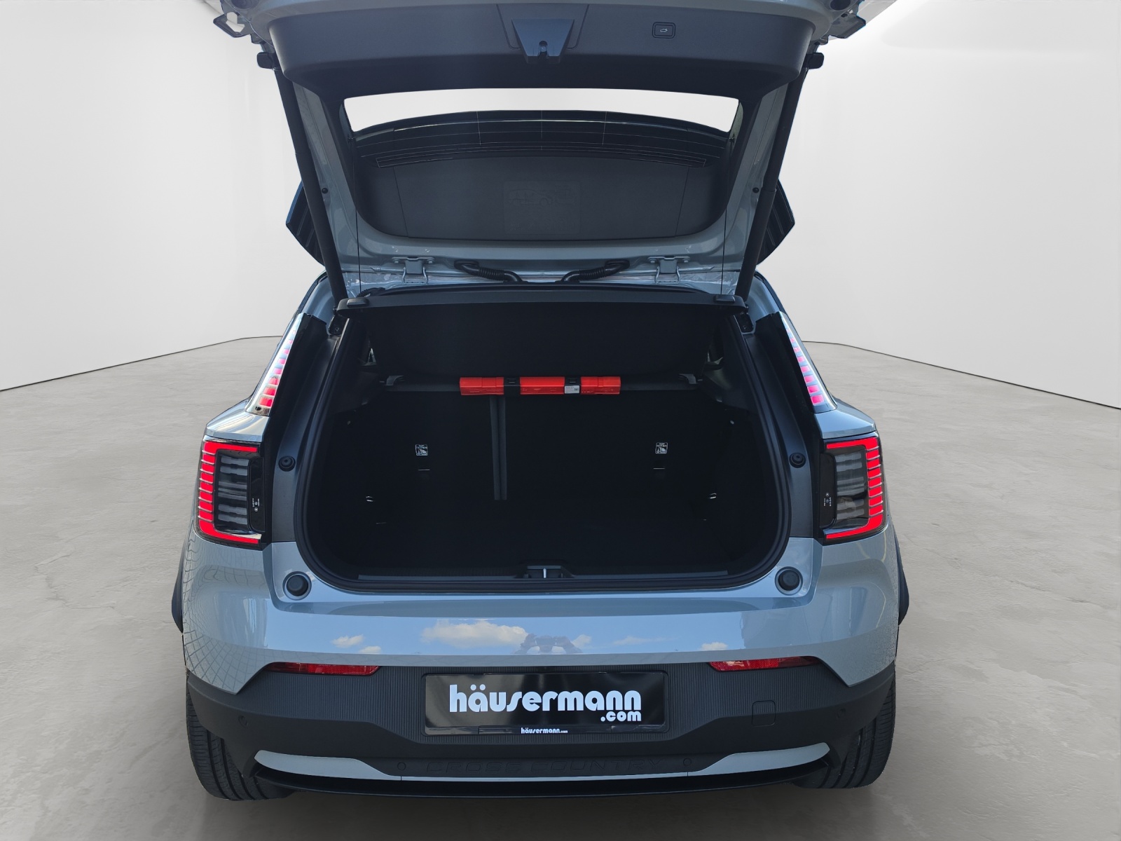 VOLVO EX30 CC P8 Ultra AWD-image-5
