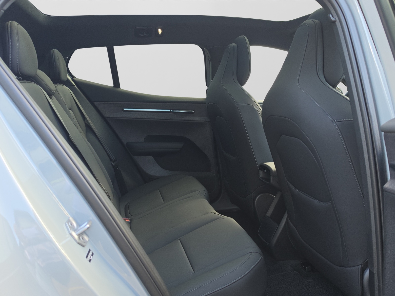 VOLVO EX30 CC P8 Ultra AWD-image-9