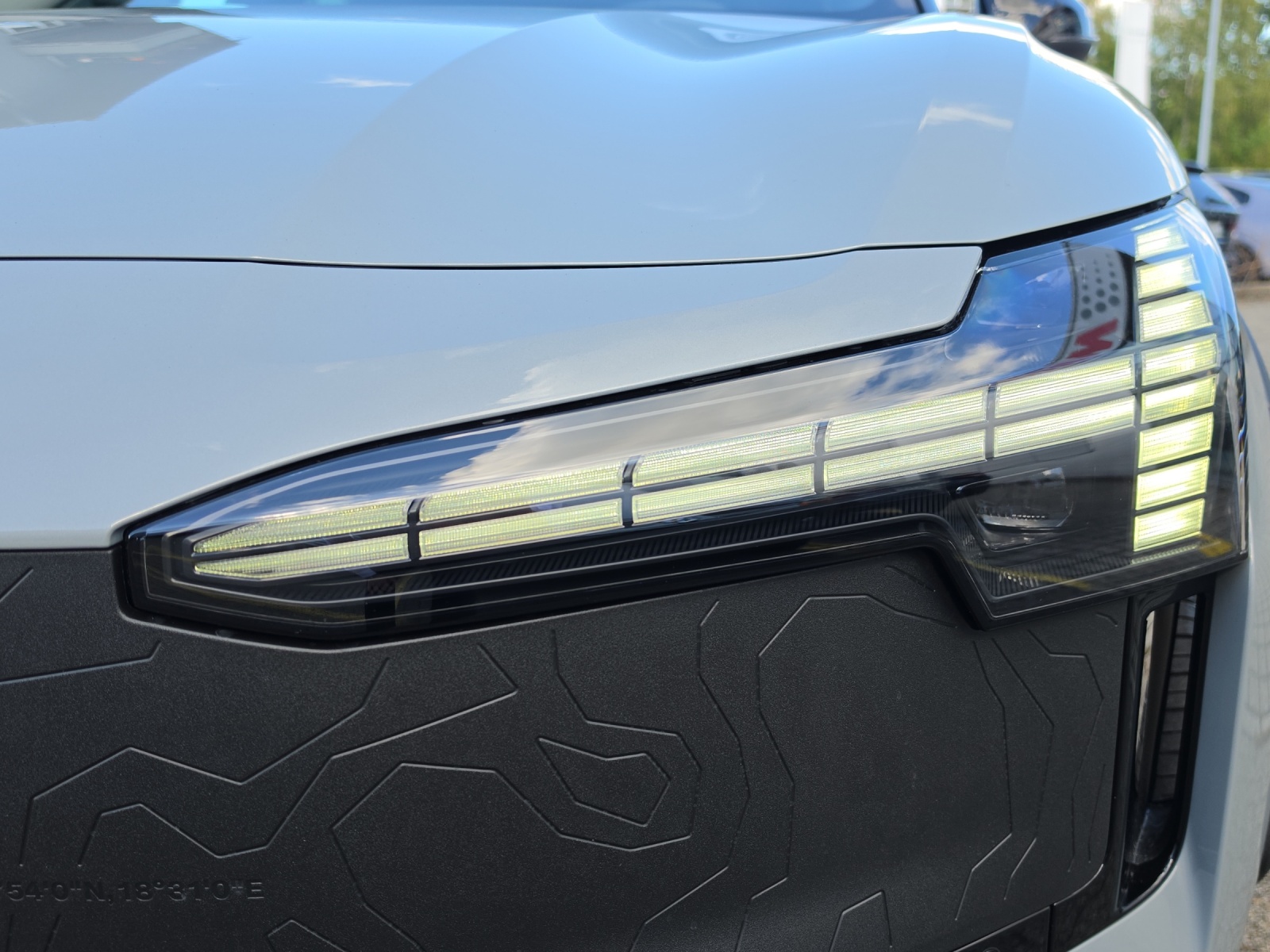 VOLVO EX30 CC P8 Ultra AWD-image-7