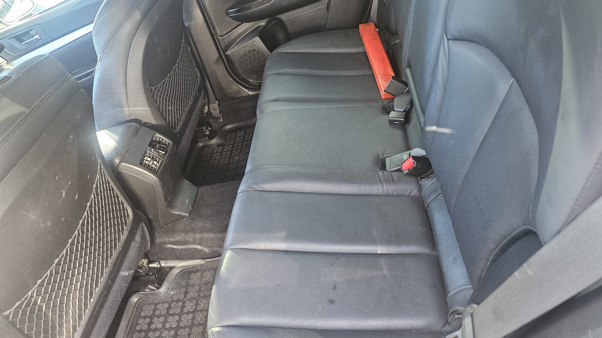 SUBARU 2.5i Limited-image-5