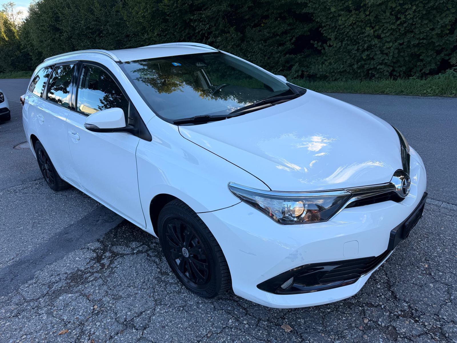 TOYOTA Auris Touring Sports 1.2 Turbo Comfort-image-0