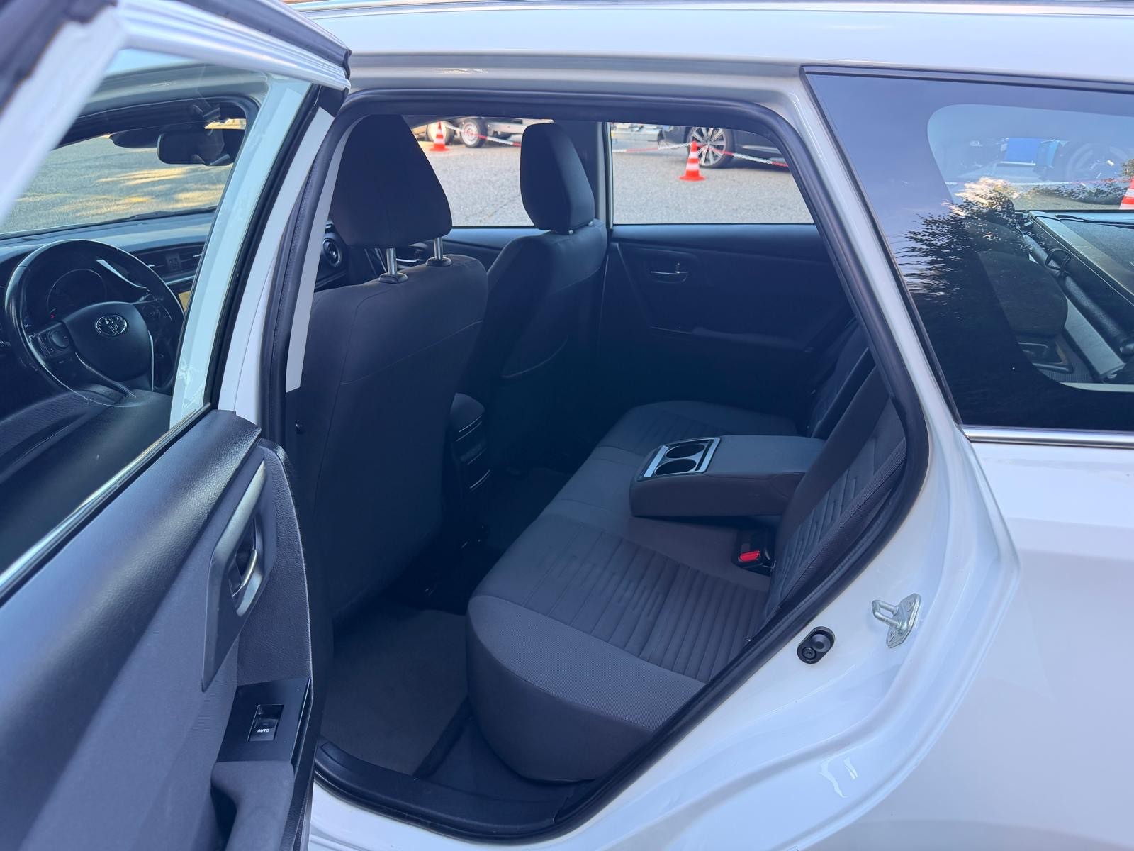 TOYOTA Auris Touring Sports 1.2 Turbo Comfort-image-9