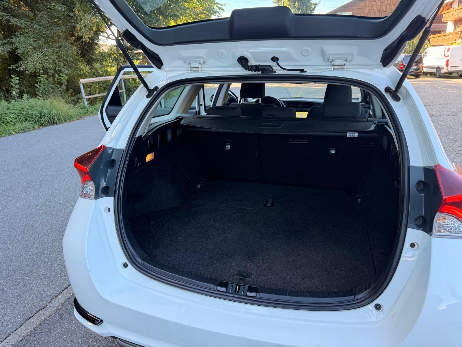 TOYOTA Auris Touring Sports 1.2 Turbo Comfort-image-10