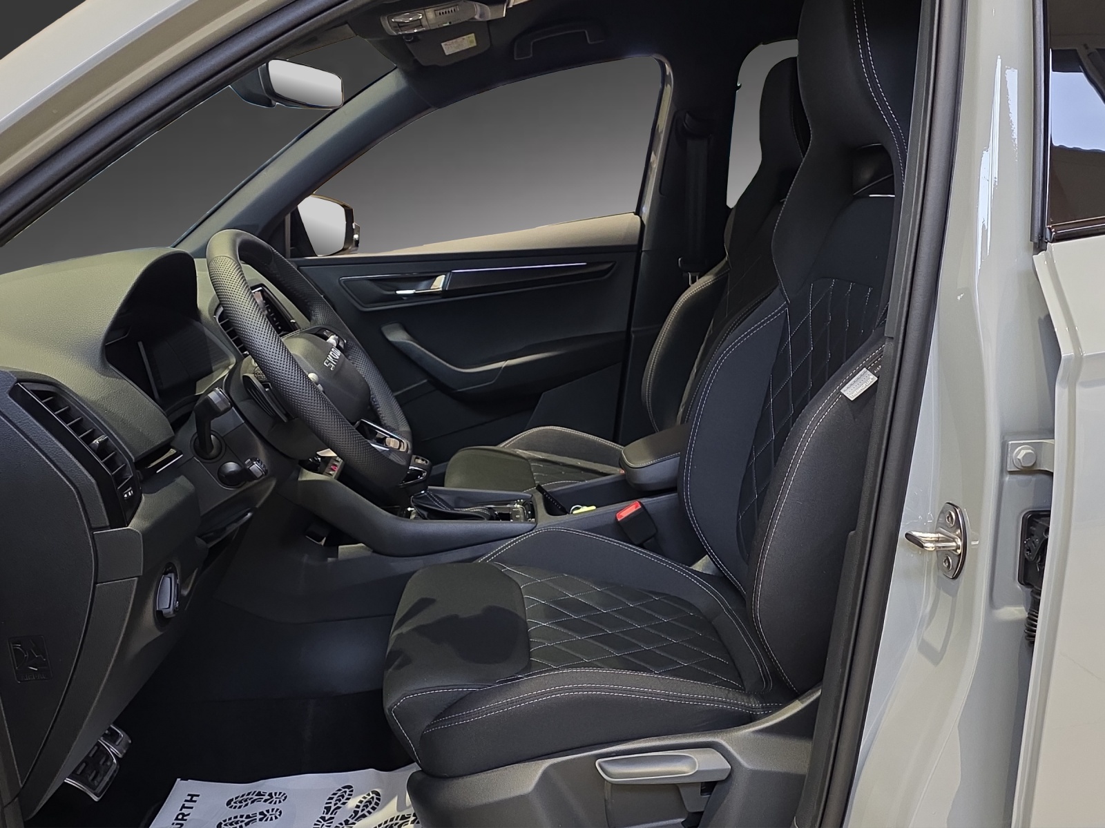 SKODA Karoq 2.0 TSI SportLine 4x4 DSG-image-5