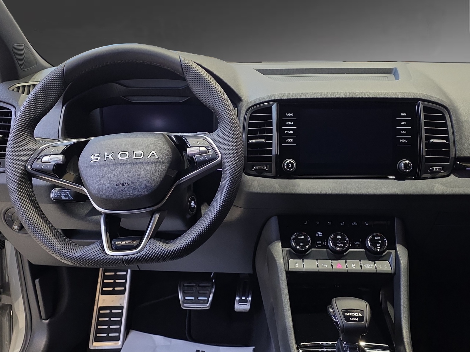 SKODA Karoq 2.0 TSI SportLine 4x4 DSG-image-7