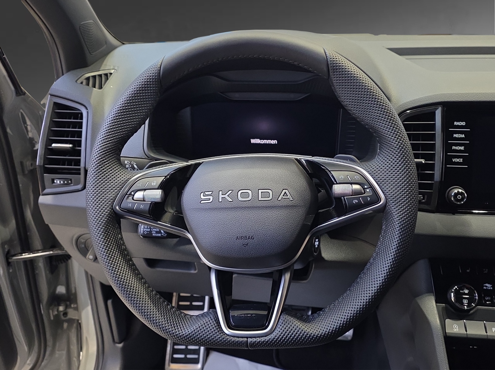 SKODA Karoq 2.0 TSI SportLine 4x4 DSG-image-8