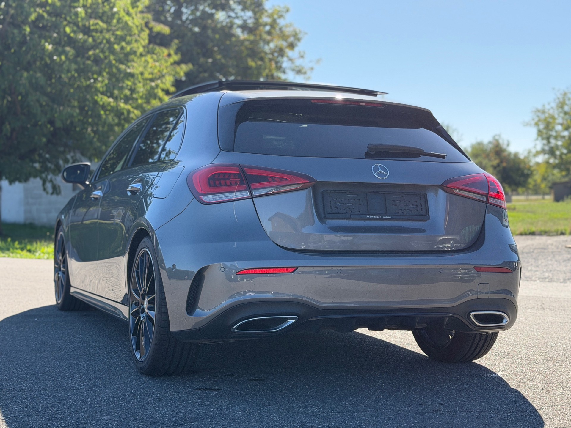 MERCEDES-BENZ A 200 AMG Line 7G-DCT-image-5