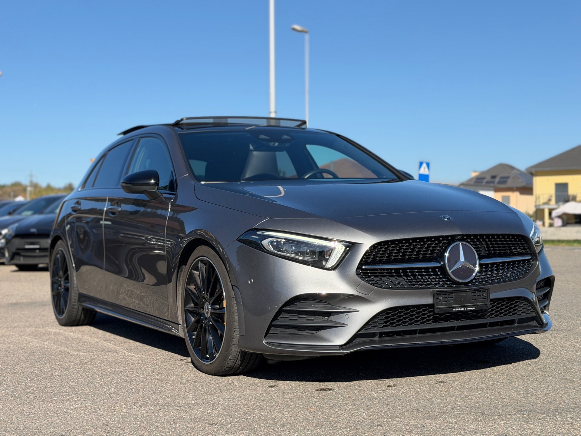 MERCEDES-BENZ A 200 AMG Line 7G-DCT-image-2