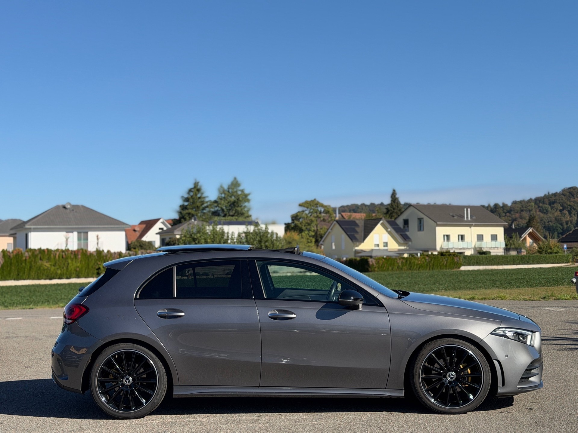 MERCEDES-BENZ A 200 AMG Line 7G-DCT-image-11
