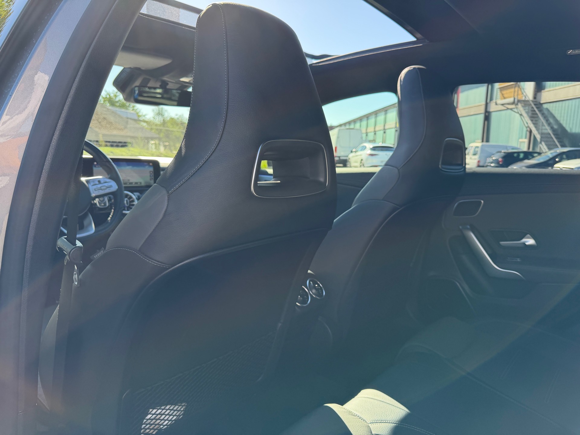 MERCEDES-BENZ A 200 AMG Line 7G-DCT-image-10