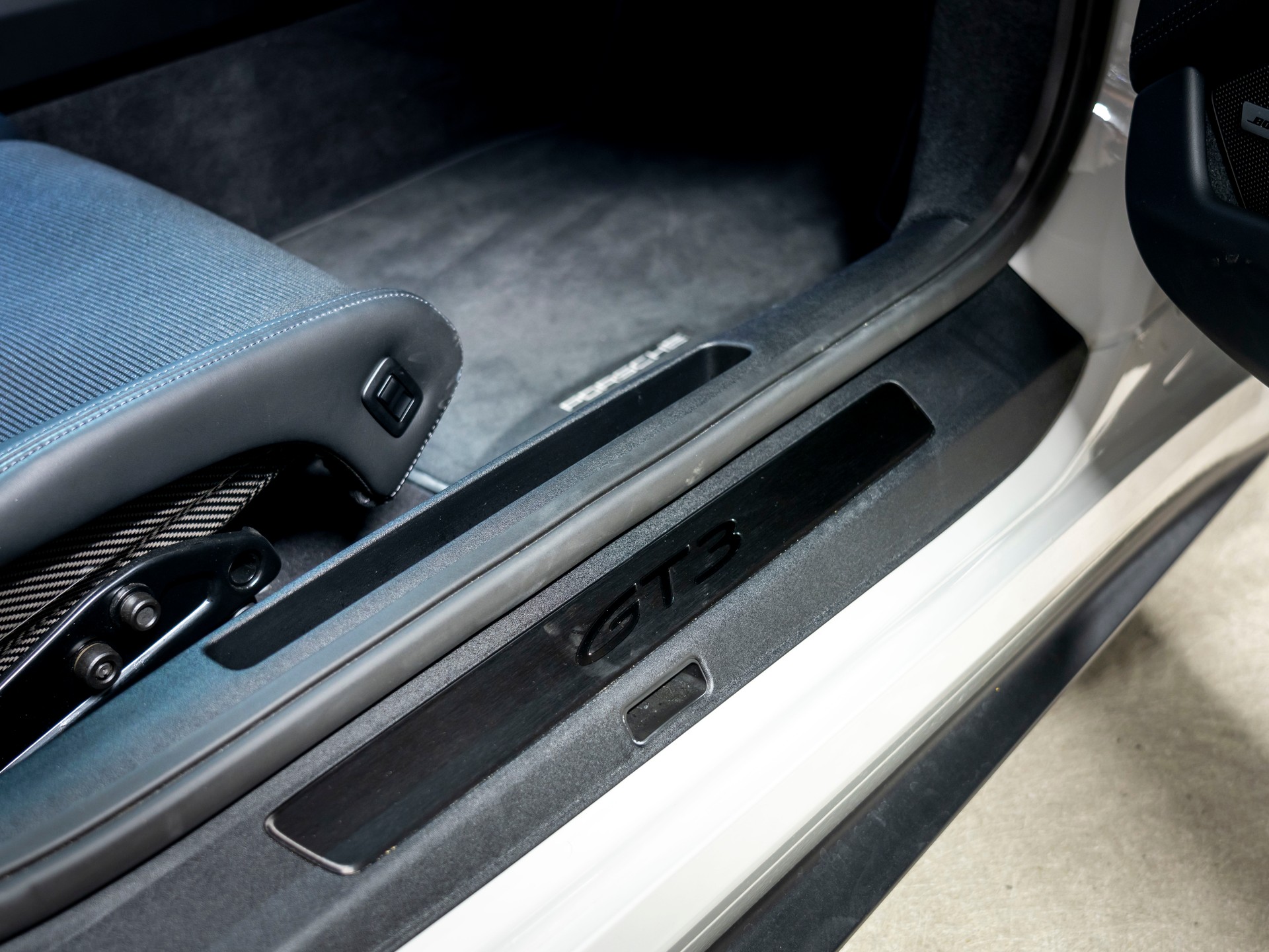 PORSCHE 911 GT3 Touring-image-24