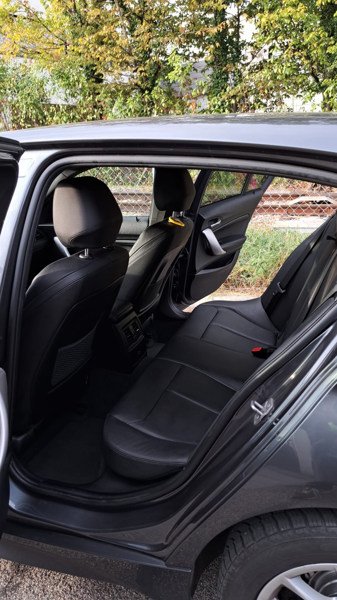 BMW 120d xDrive Edition M Sport Steptronic-image-4