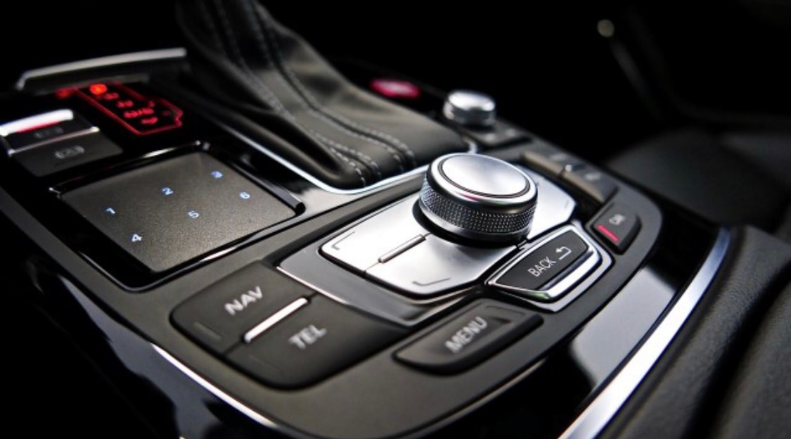 AUDI 4.0 V8 TFSI perform. qu. T-Tr.-image-6