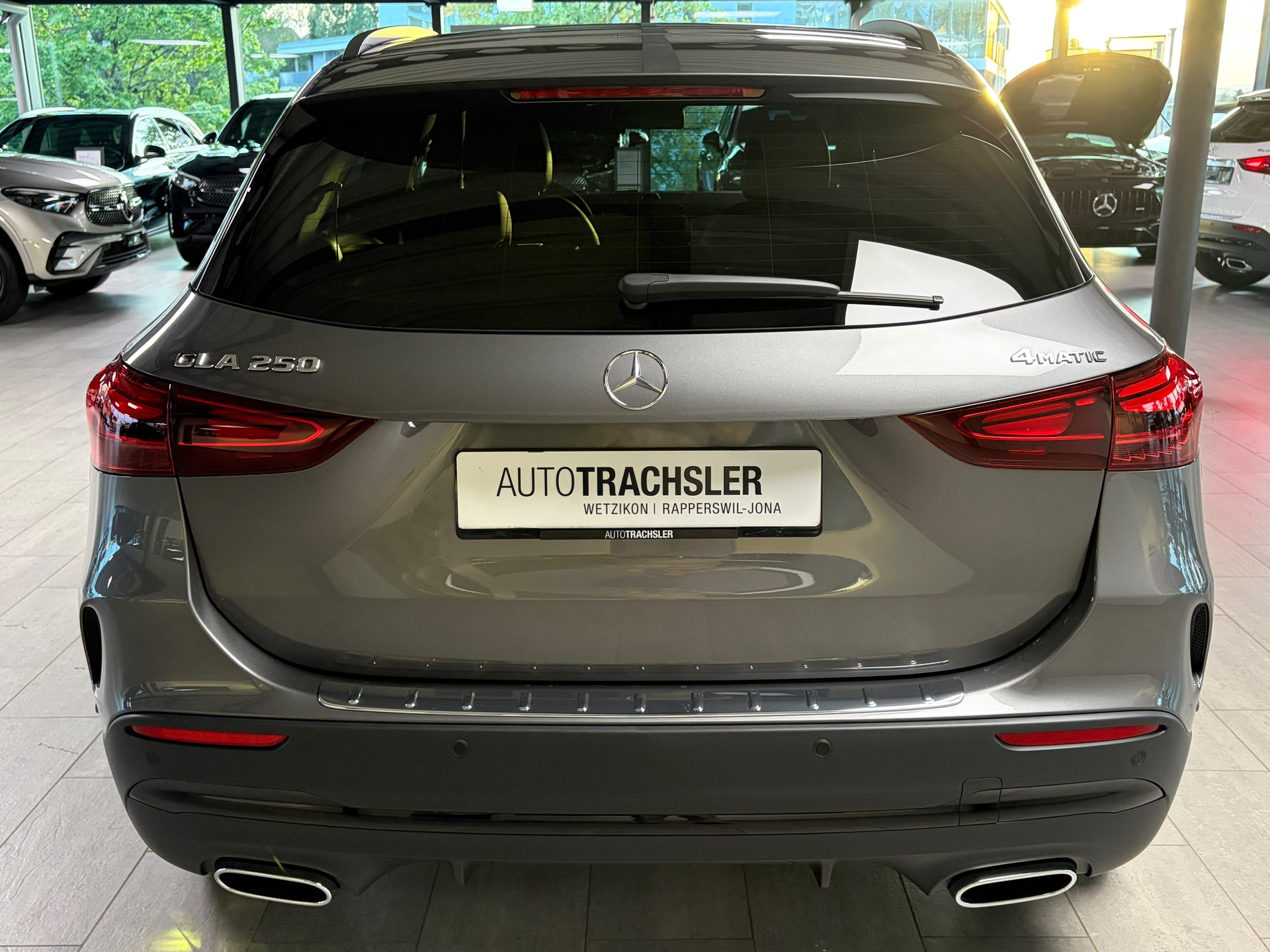 MERCEDES-BENZ GLA 250 4Matic 8G-DCT Swiss Star-image-4