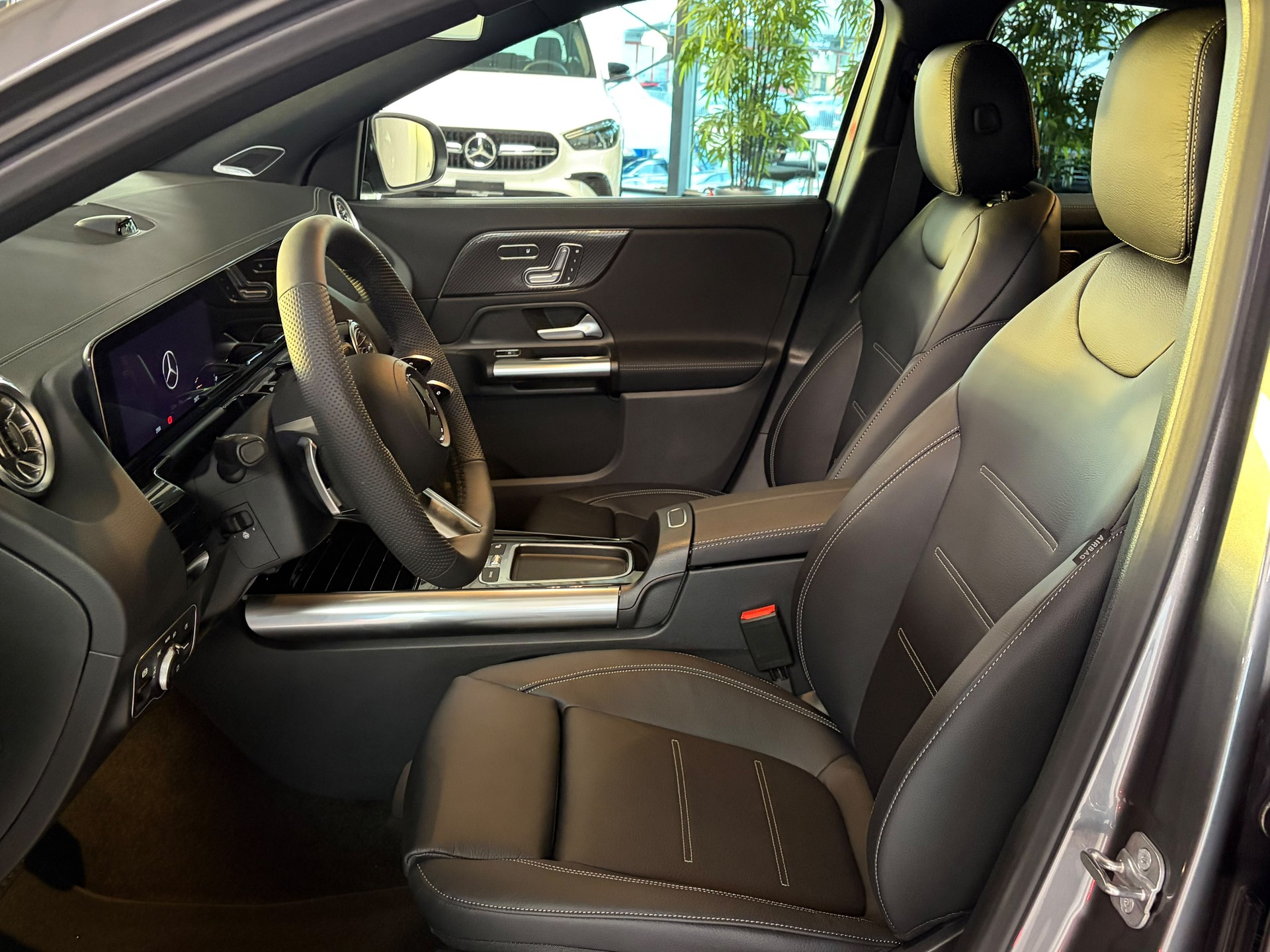 MERCEDES-BENZ GLA 250 4Matic 8G-DCT Swiss Star-image-7