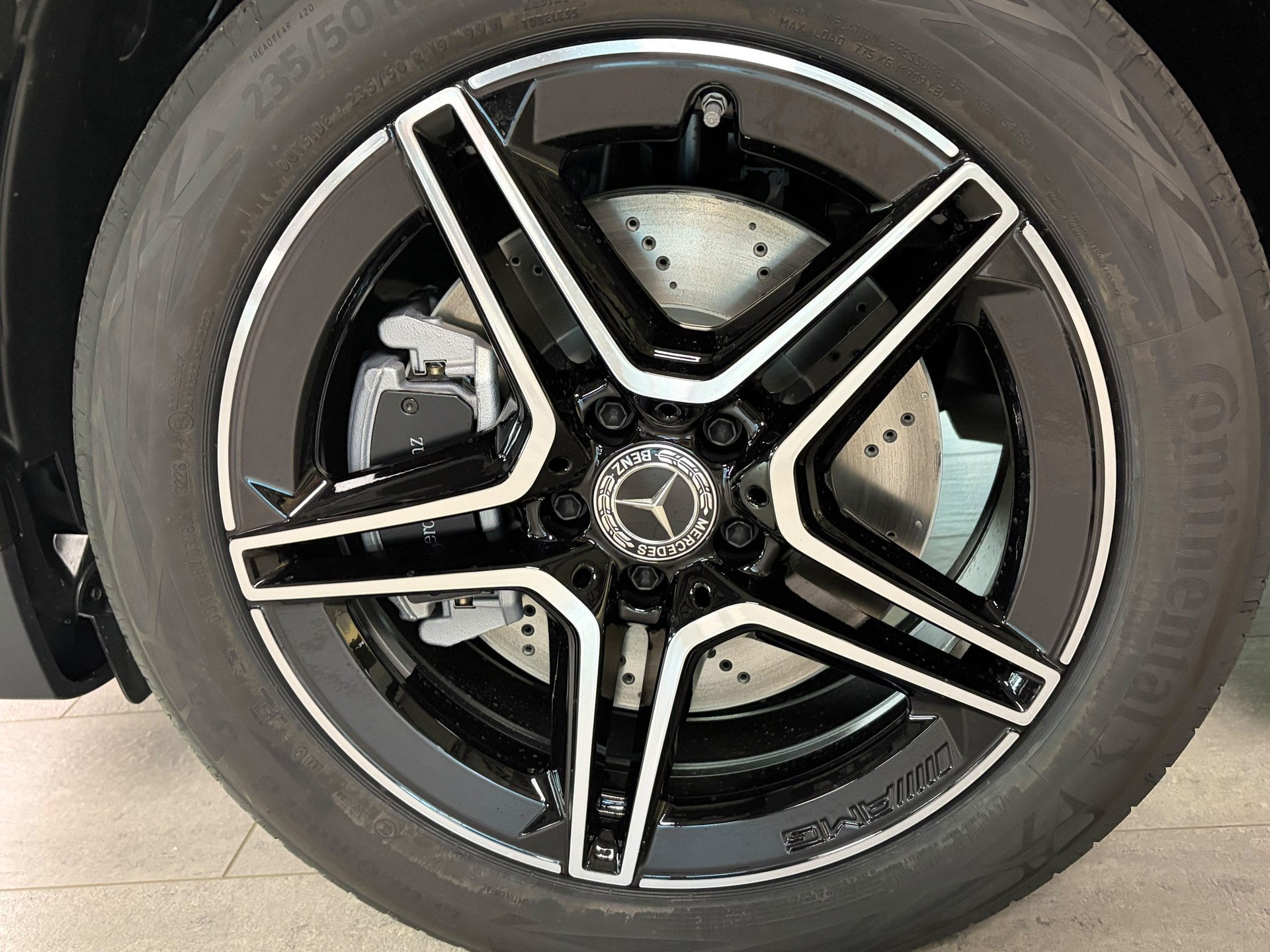MERCEDES-BENZ GLA 250 4Matic 8G-DCT Swiss Star-image-5