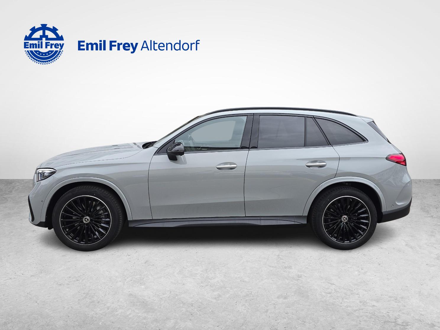 MERCEDES-BENZ GLC 300 4MATIC AMG Line-image-1
