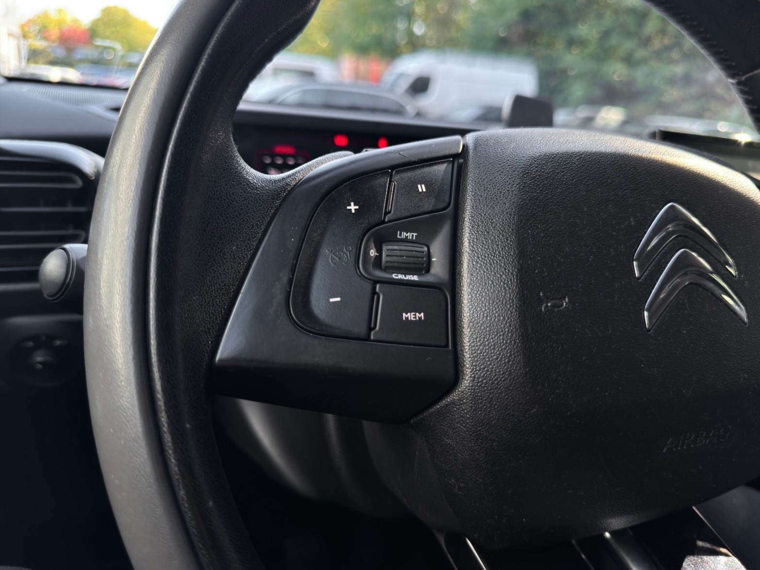 CITROEN C4 Cactus 1.2 VTi Feel *Rückfahrkamera*Tempomat*-image-18