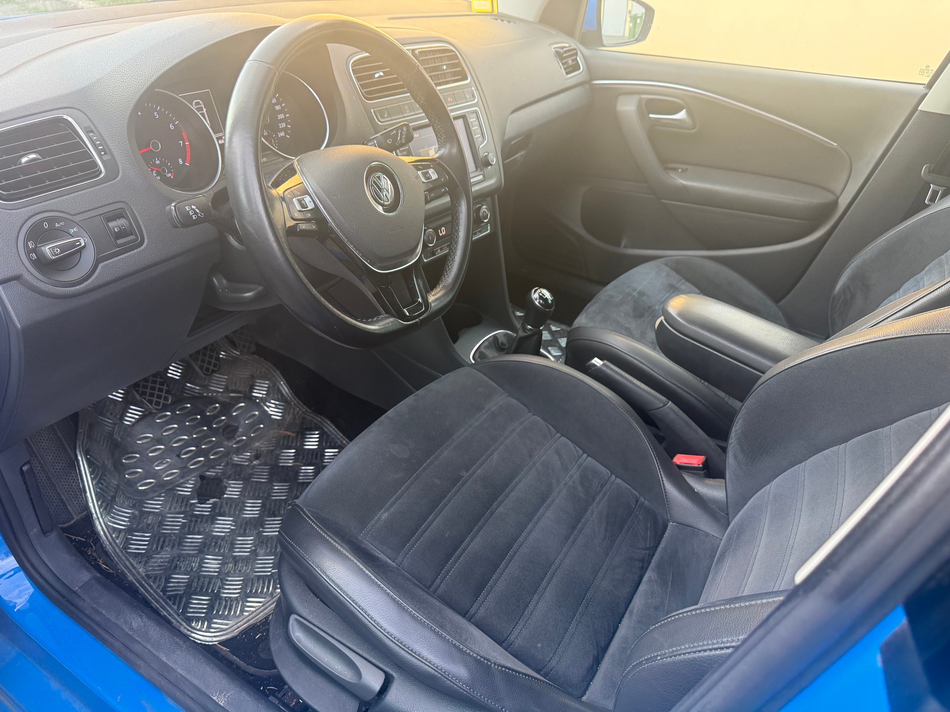 VW Polo 1.0 TSI BMT Highline-image-11