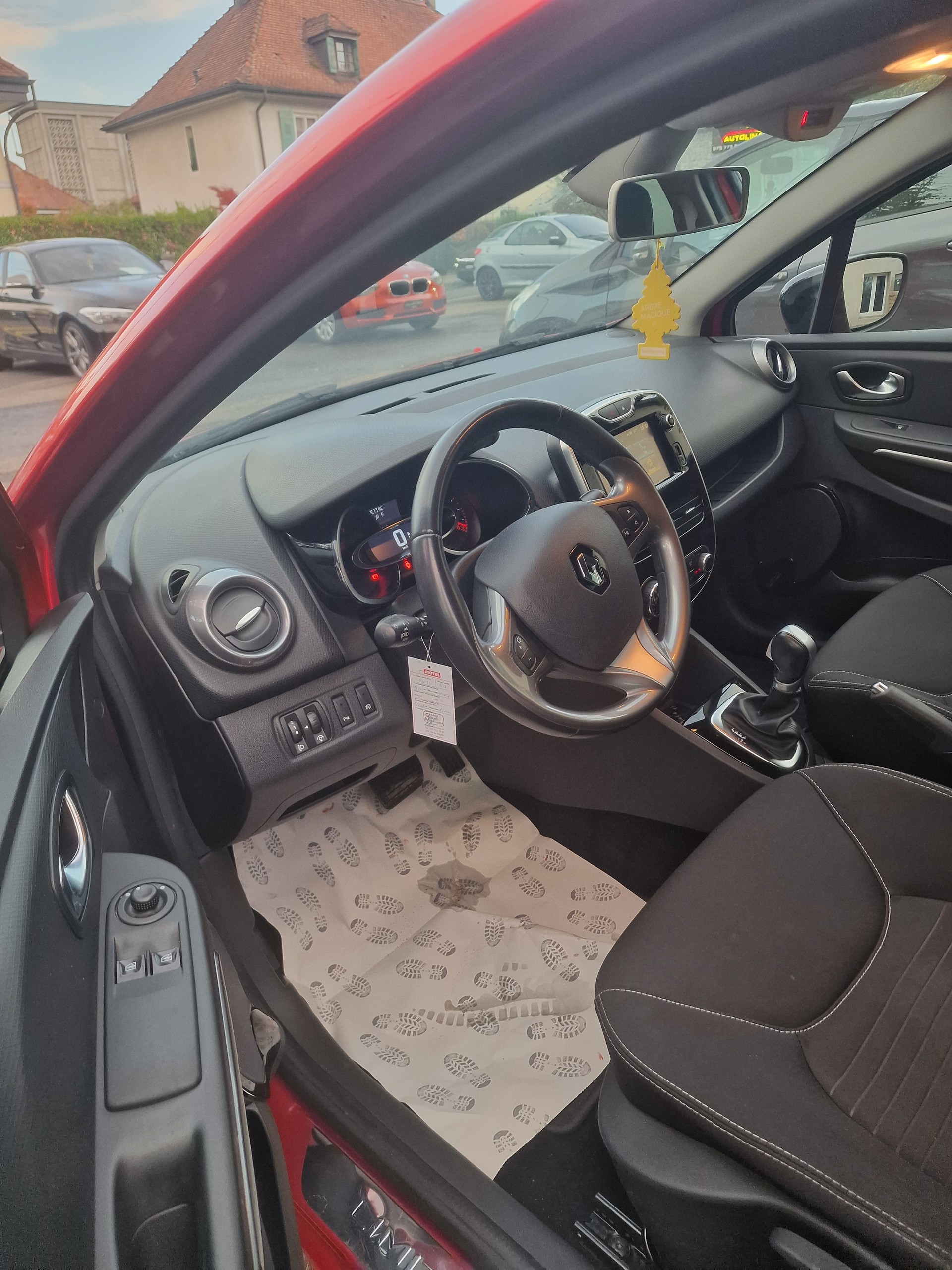 RENAULT Clio 1.5 dCi Limited EDC-image-12