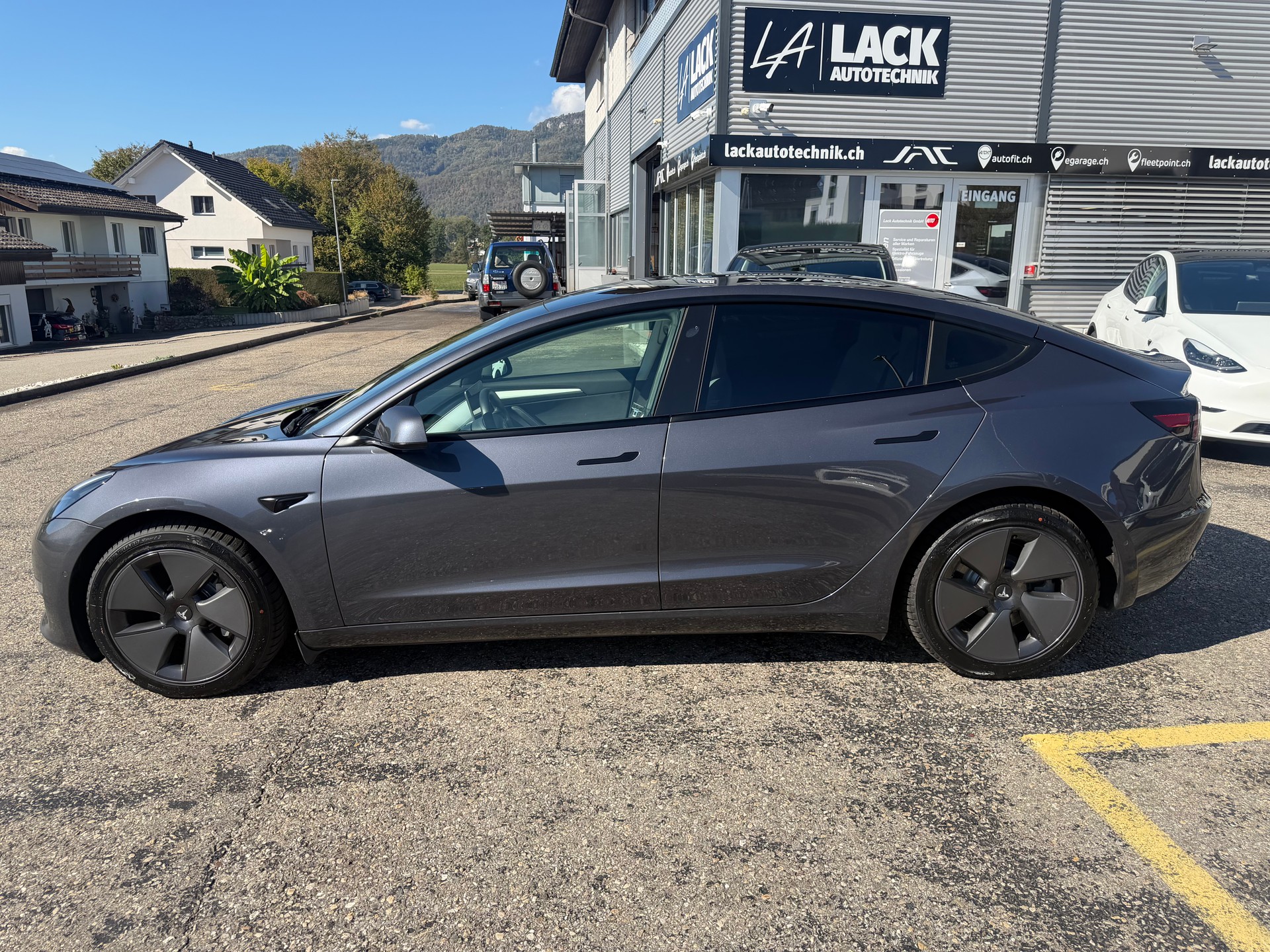 TESLA Model 3 Long Range Dual Motor AWD-image-12