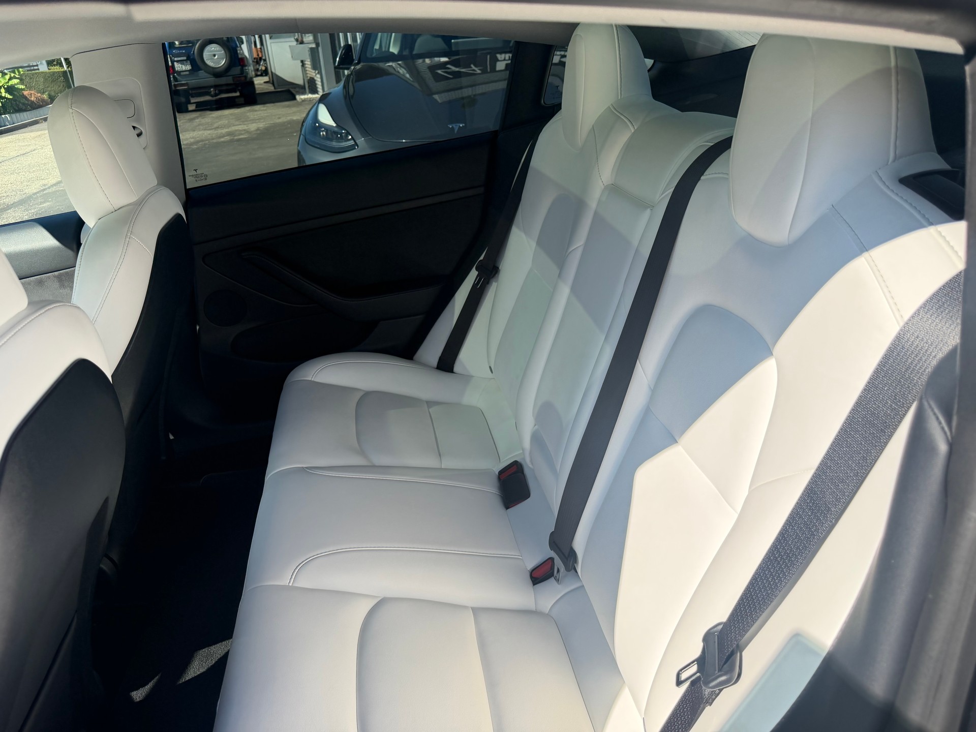 TESLA Model 3 Long Range Dual Motor AWD-image-17