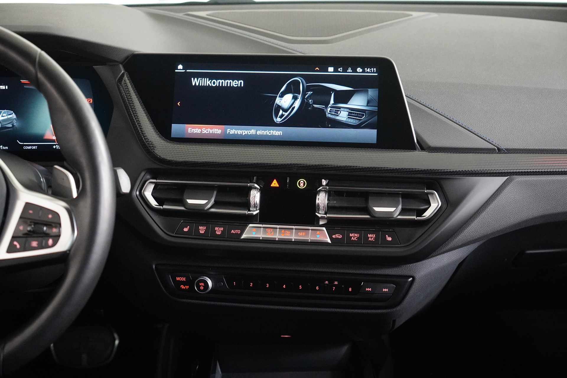 BMW M135i xDrive M Sport Pro Steptronic-image-18