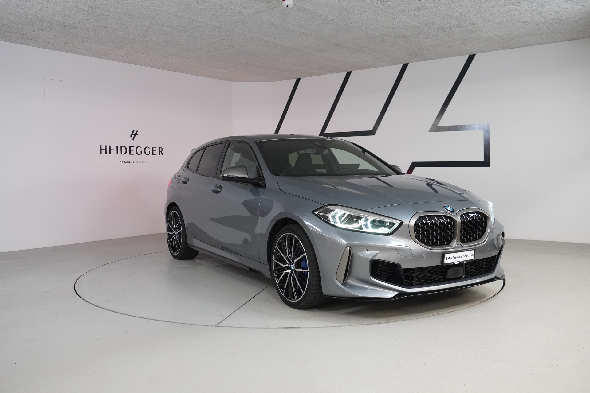BMW M135i xDrive M Sport Pro Steptronic-image-2