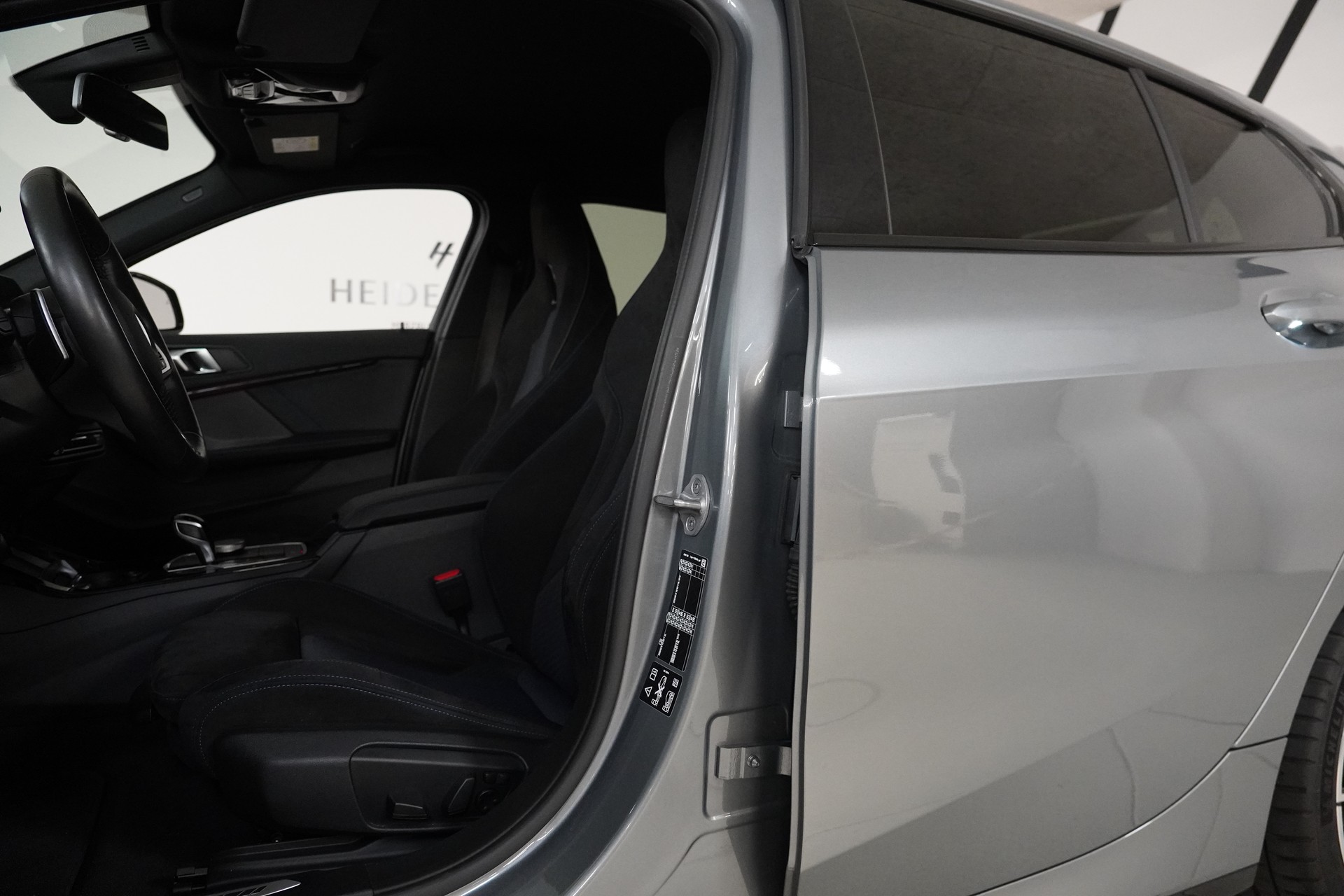 BMW M135i xDrive M Sport Pro Steptronic-image-10