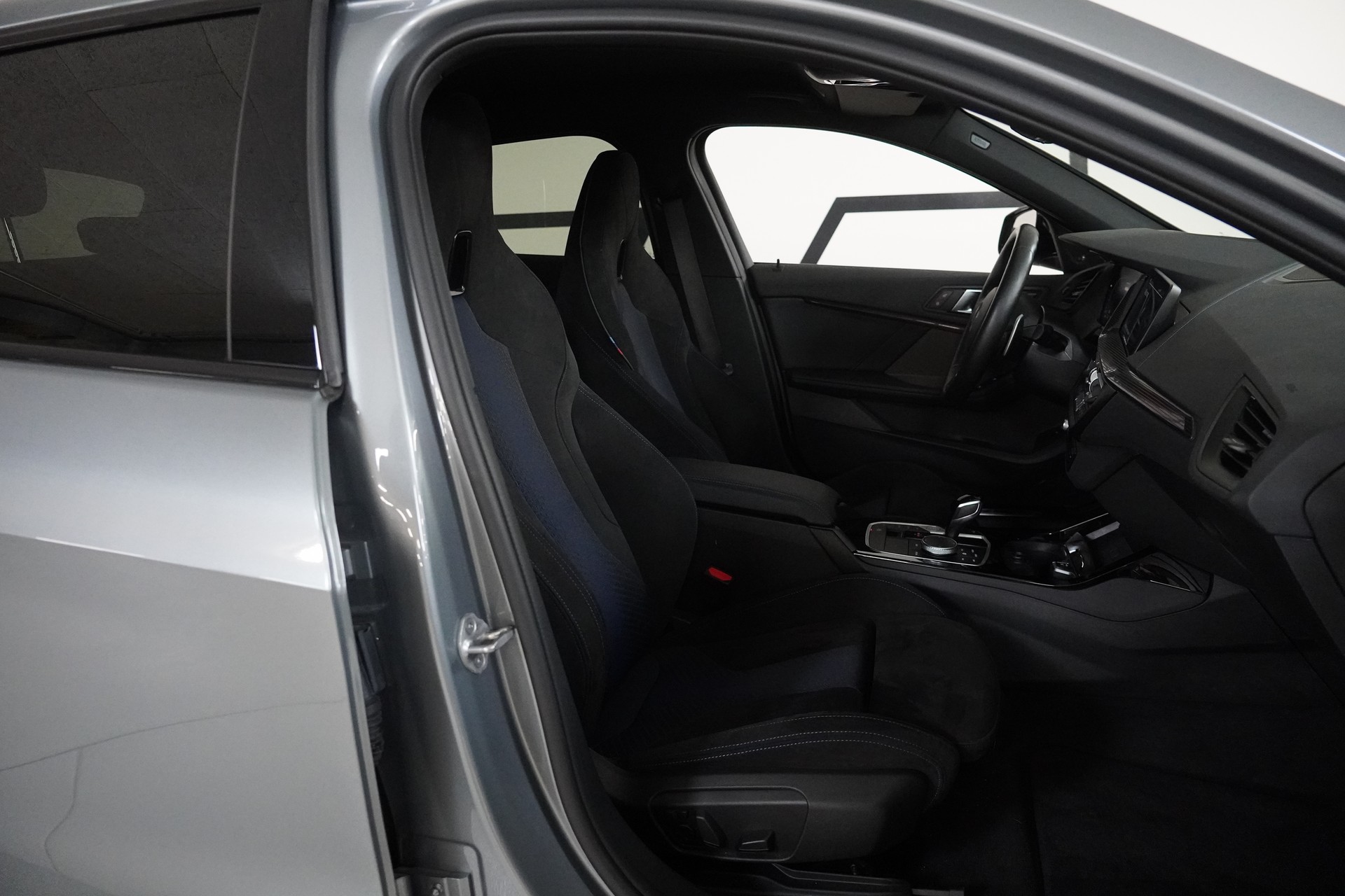 BMW M135i xDrive M Sport Pro Steptronic-image-14
