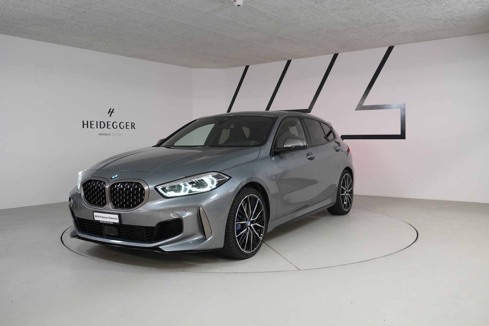 BMW M135i xDrive M Sport Pro Steptronic-image-0