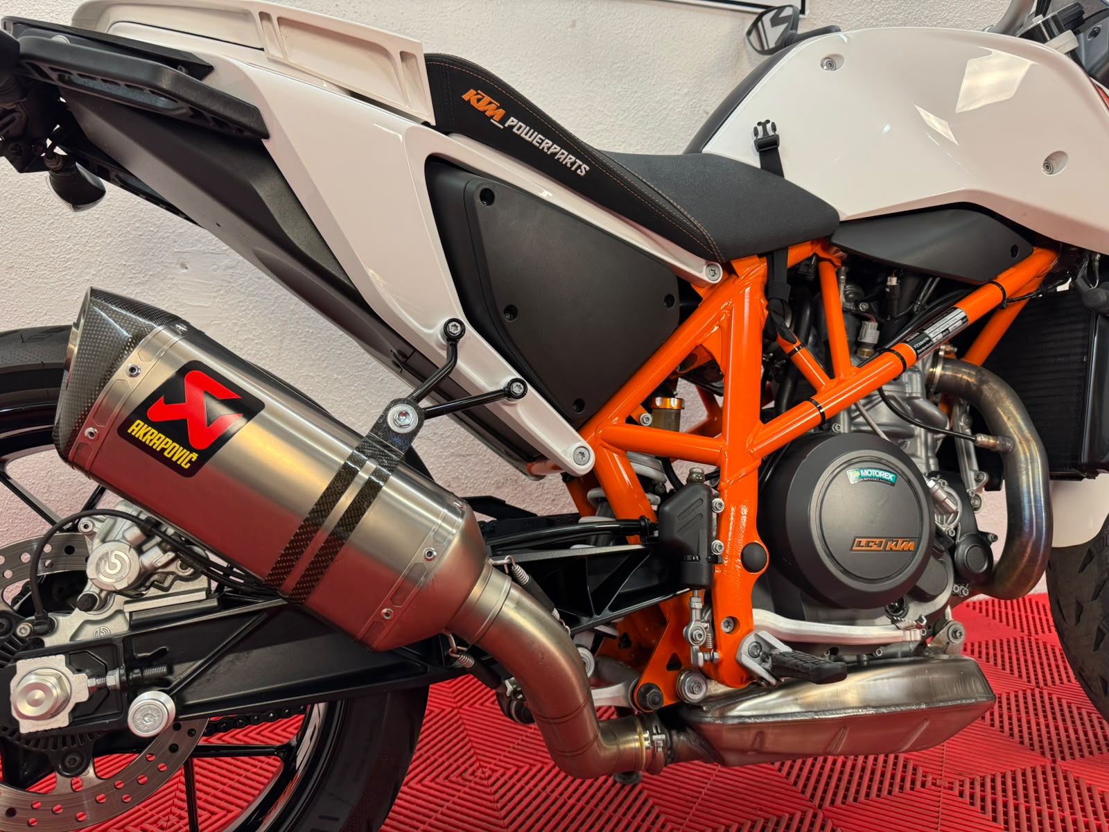 KTM 690 Duke ABS (35kW)-image-6