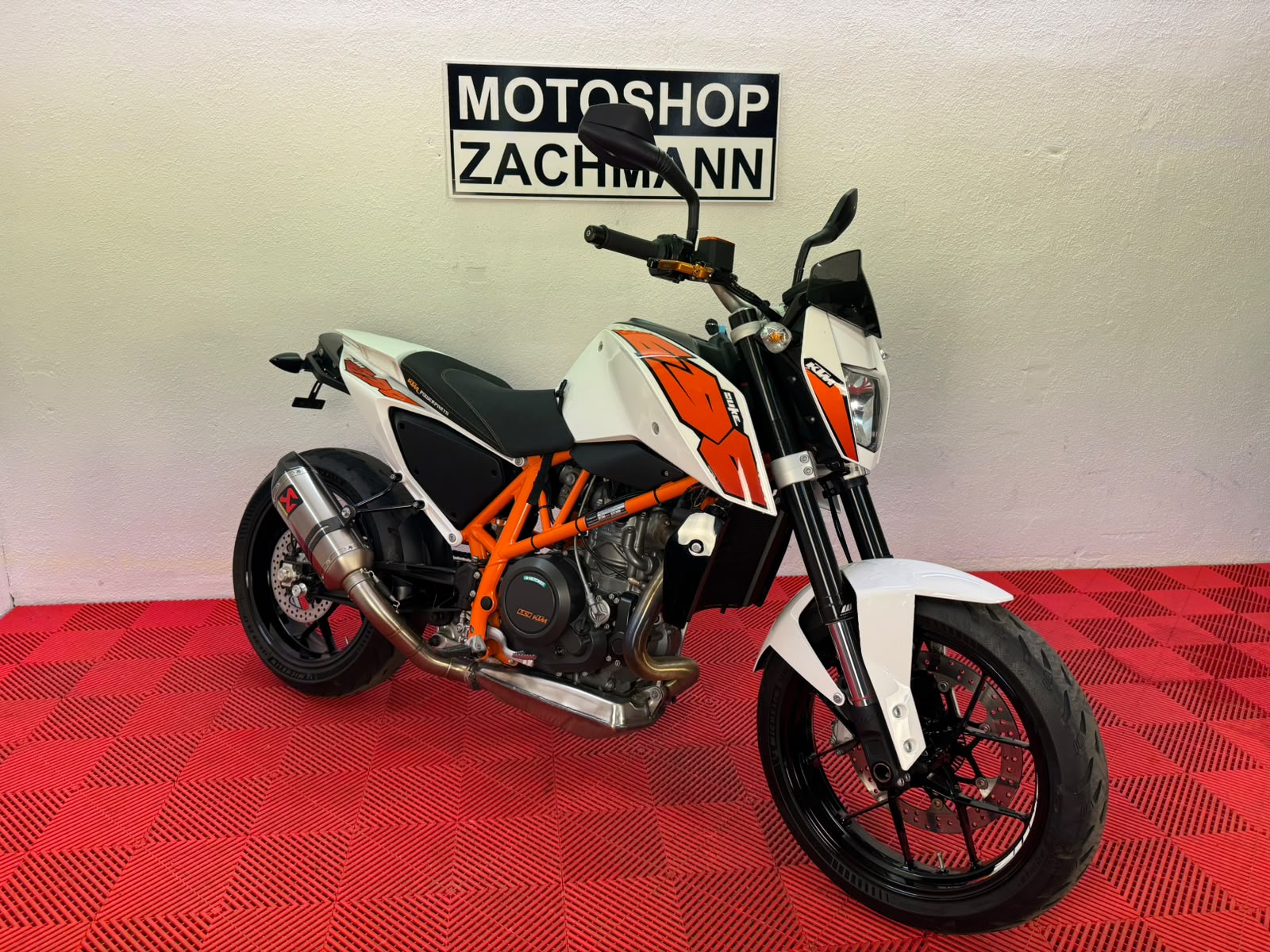 KTM 690 Duke ABS (35kW)-showroom-element-2