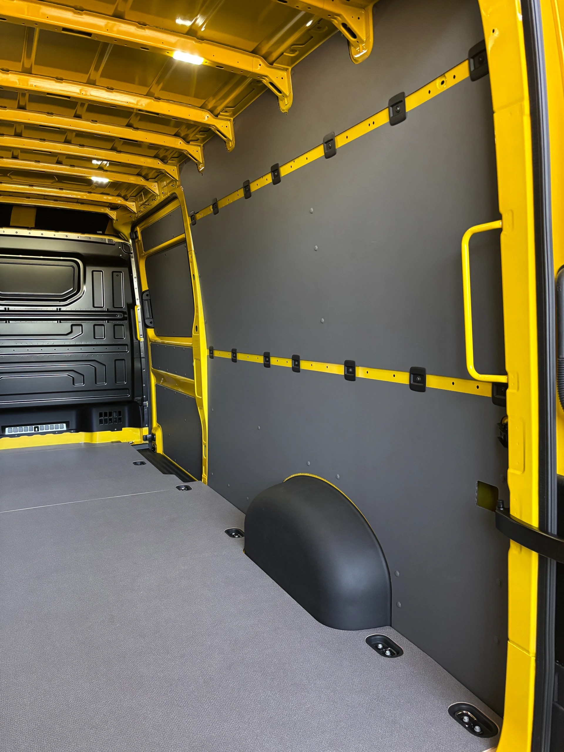 MAN TGE 3.140 4x2 SB Kastenwagen-image-3